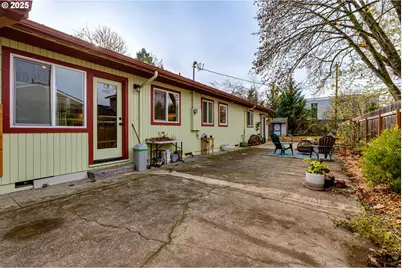 1410 Lake Dr, Eugene, OR 97404 - Photo 16