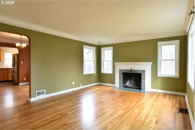 4405 NE Cesar E Chavez Blvd, Portland, OR 97211 - Photo 4