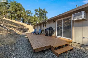 941 Colonial Rd, Roseburg, OR 97471 - Photo 32