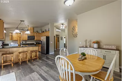 941 Colonial Rd, Roseburg, OR 97471 - Photo 14