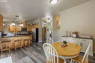 941 Colonial Rd, Roseburg, OR 97471 - Photo 14