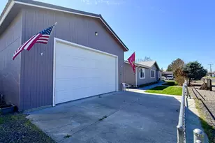 200 NE Oregon Ave, Irrigon, OR 97844 - Photo 1