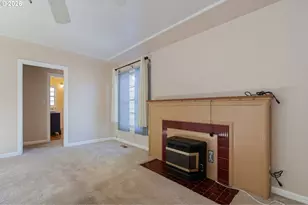 726 NE 3rd Ave, Hillsboro, OR 97124 - Photo 26