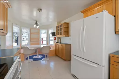 726 NE 3rd Ave, Hillsboro, OR 97124 - Photo 8