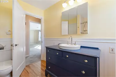 726 NE 3rd Ave, Hillsboro, OR 97124 - Photo 16