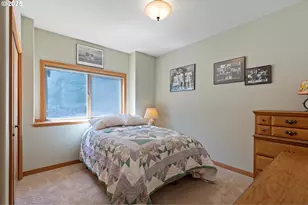 20898 NE McCormick Hill Rd, Hillsboro, OR 97123 - Photo 32
