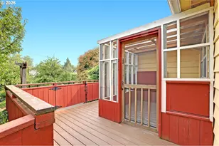 5584 SE Ash St, Portland, OR 97215 - Photo 24