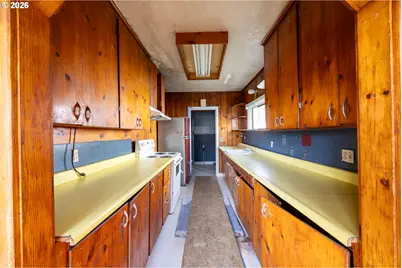 764 NE Nash St, Roseburg, OR 97470 - Photo 10