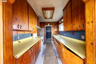 764 NE Nash St, Roseburg, OR 97470 - Photo 10