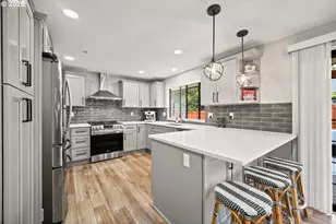 8955 SW Club Meadow Ln, Portland, OR 97225 - Photo 6