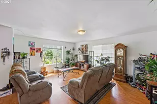 1123 S Morrison St, Coos Bay, OR 97420 - Photo 2