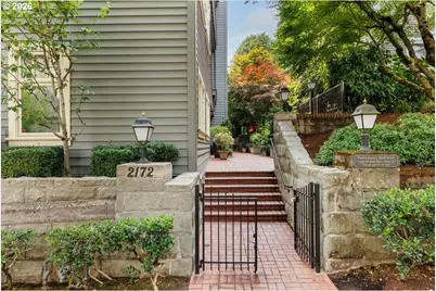 2172 SW Park Pl #C, Portland, OR 97205 - Photo 4