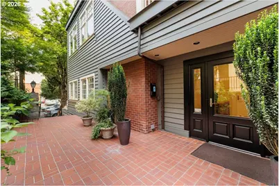 2172 SW Park Pl #C, Portland, OR 97205 - Photo 6