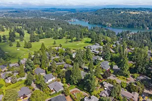 14635 Uplands Dr, Lake Oswego, OR 97034 - Photo 46