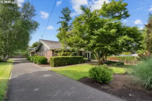 14635 Uplands Dr, Lake Oswego, OR 97034 - Photo 2