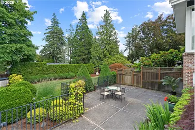 14635 Uplands Dr, Lake Oswego, OR 97034 - Photo 36