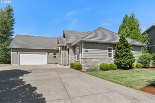 225 Pebble Beach Dr, Creswell, OR 97426 - Photo 2