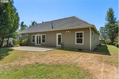 225 Pebble Beach Dr, Creswell, OR 97426 - Photo 36