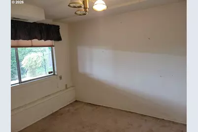 135 SW 85th Ave, Portland, OR 97225 - Photo 32