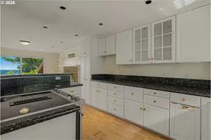 135 SW 85th Ave, Portland, OR 97225 - Photo 10