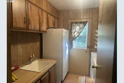 16735 Thompson Rd, Brookings, OR 97415 - Photo 14
