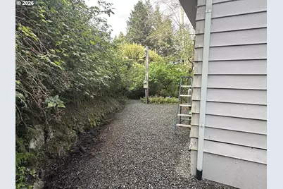 16735 Thompson Rd, Brookings, OR 97415 - Photo 20
