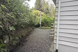 16735 Thompson Rd, Brookings, OR 97415 - Photo 20