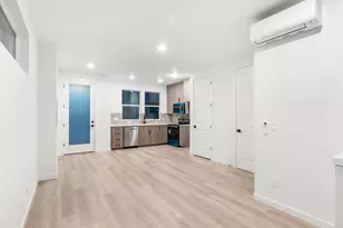 8332 N Bank St, Portland, OR 97203 - Photo 4