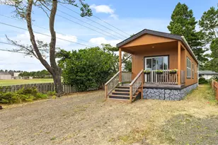 1699 27th St, Florence, OR 97439 - Photo 2
