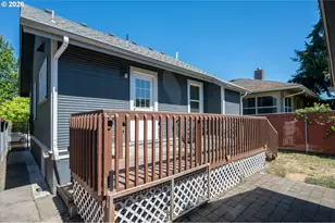 9332 N Kellogg St, Portland, OR 97203 - Photo 32