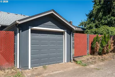 9332 N Kellogg St, Portland, OR 97203 - Photo 40