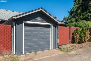 9332 N Kellogg St, Portland, OR 97203 - Photo 40