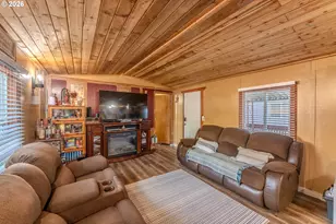 4900 Royal Ave, Eugene, OR 97402 - Photo 8