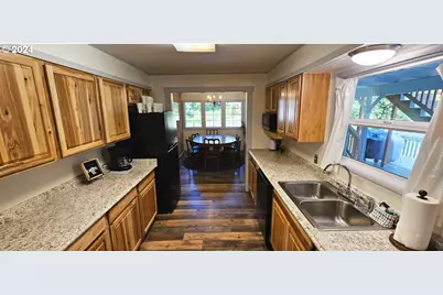 11354 Highway 36, Mapleton, OR 97453 - Photo 12