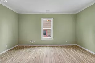 213 Mill St, Silverton, OR 97381 - Photo 8