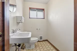 4201 Barrett Dr, Hood River, OR 97031 - Photo 10