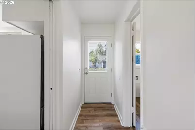 818 S 1st St, Cottage Grove, OR 97424 - Photo 10