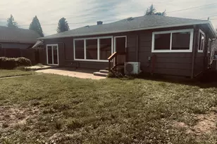 818 S 1st St, Cottage Grove, OR 97424 - Photo 4