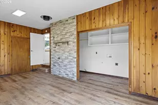818 S 1st St, Cottage Grove, OR 97424 - Photo 32