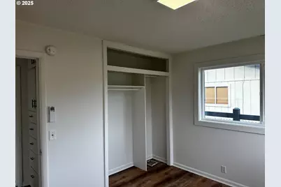 818 S 1st St, Cottage Grove, OR 97424 - Photo 20