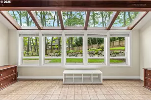 12395 SW Clara Ln, Lake Oswego, OR 97035 - Photo 14