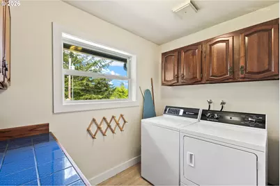 12395 SW Clara Ln, Lake Oswego, OR 97035 - Photo 26