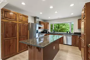 12395 SW Clara Ln, Lake Oswego, OR 97035 - Photo 10