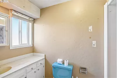 15839 NE Siskiyou St, Portland, OR 97230 - Photo 12
