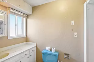 15839 NE Siskiyou St, Portland, OR 97230 - Photo 12