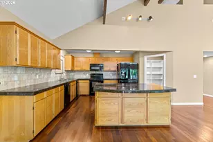 350 NW Riverpark Pl, Canby, OR 97013 - Photo 10