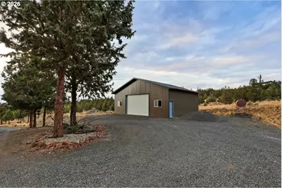 11744 SW Red Cloud Rd, Powell Butte, OR 97753 - Photo 4