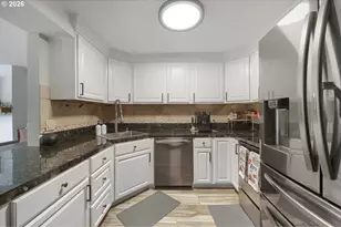 790 SE Webber St, Portland, OR 97202 - Photo 14