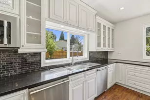 1241 Division St, Oregon City, OR 97045 - Photo 6