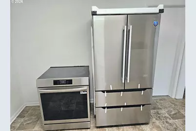 365 Bryan St, Woodburn, OR 97071 - Photo 18